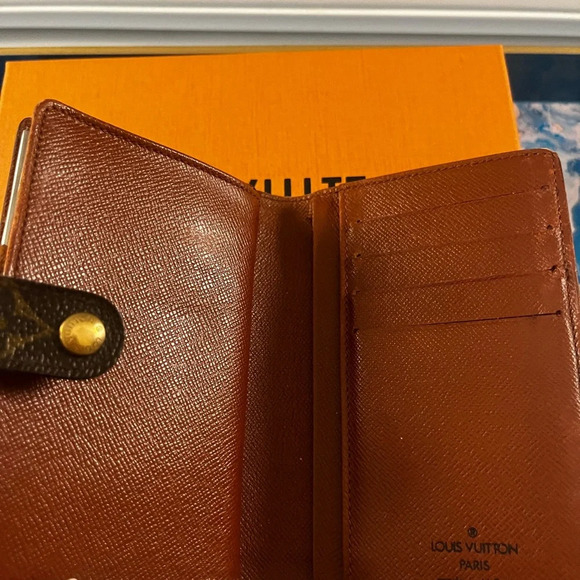 🍀 Louis Vuitton vintage monogram kiss lock wallet, GUC. - Picture 9 of 15